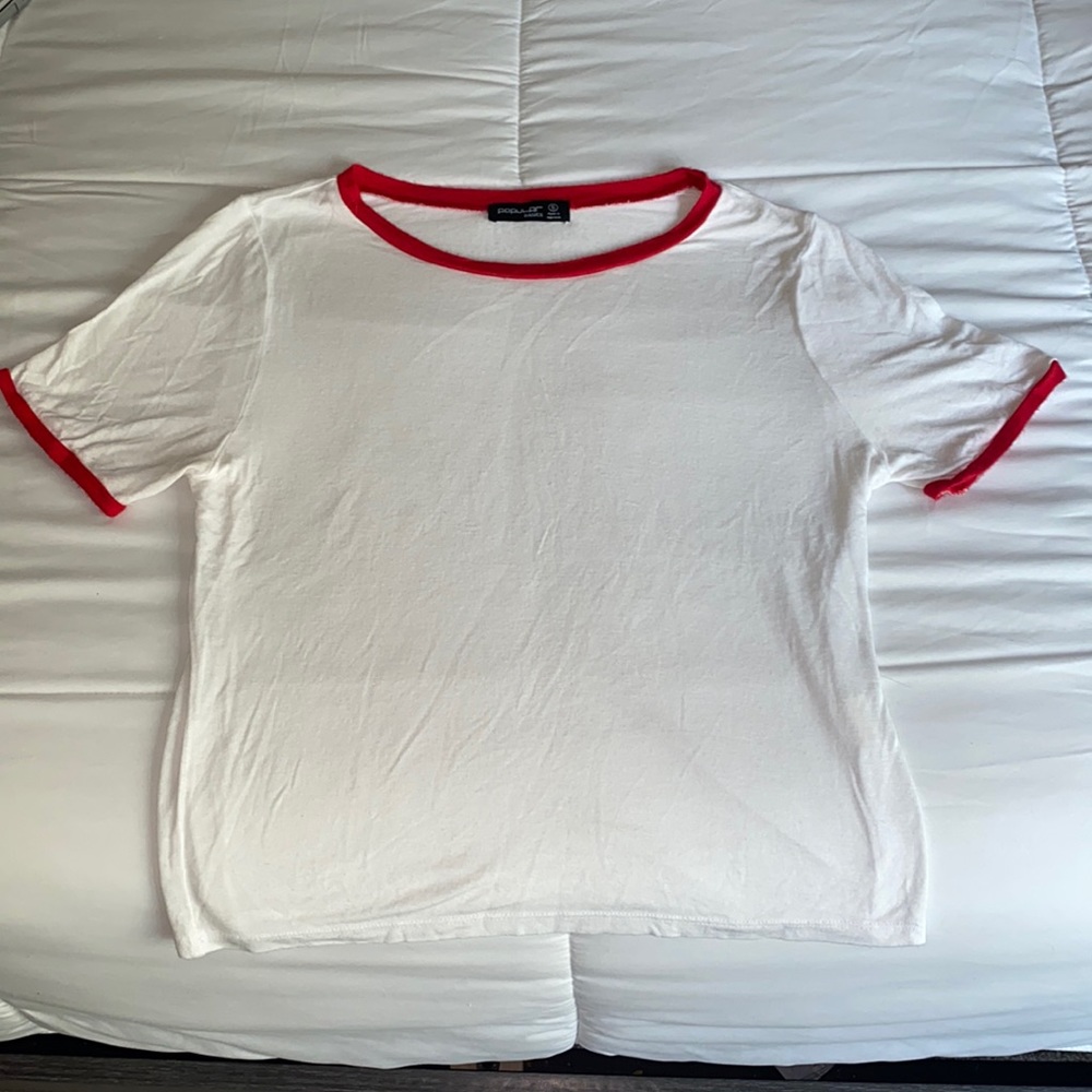 Basic white tee with red collar
